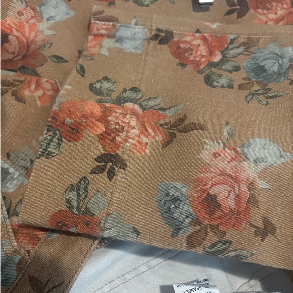 Flamingals Floral Print Women Jeans - Picture 5 of 10